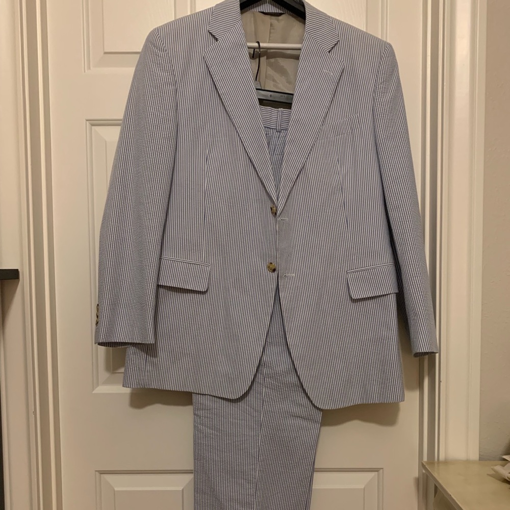 Sear-sucker suit